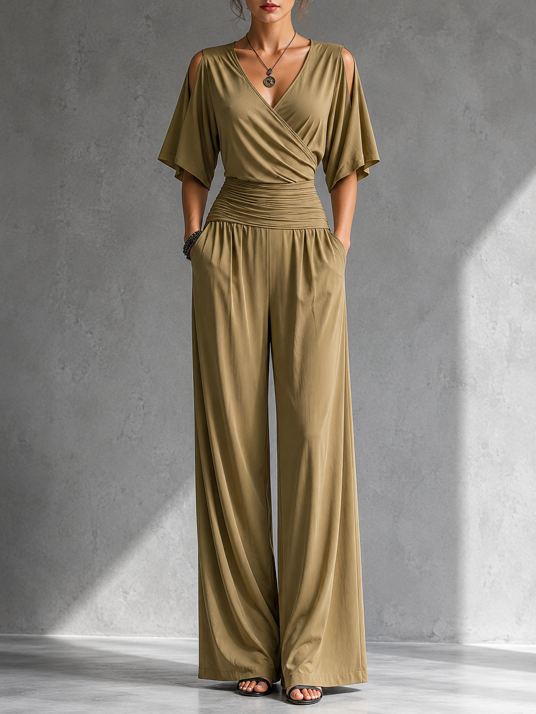 Alia | Combinación elegante con efecto cartera y piernas anchas